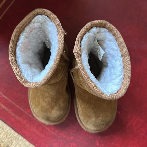 Koolaburra by Ugg - Size 6 - Picture 2 of 4